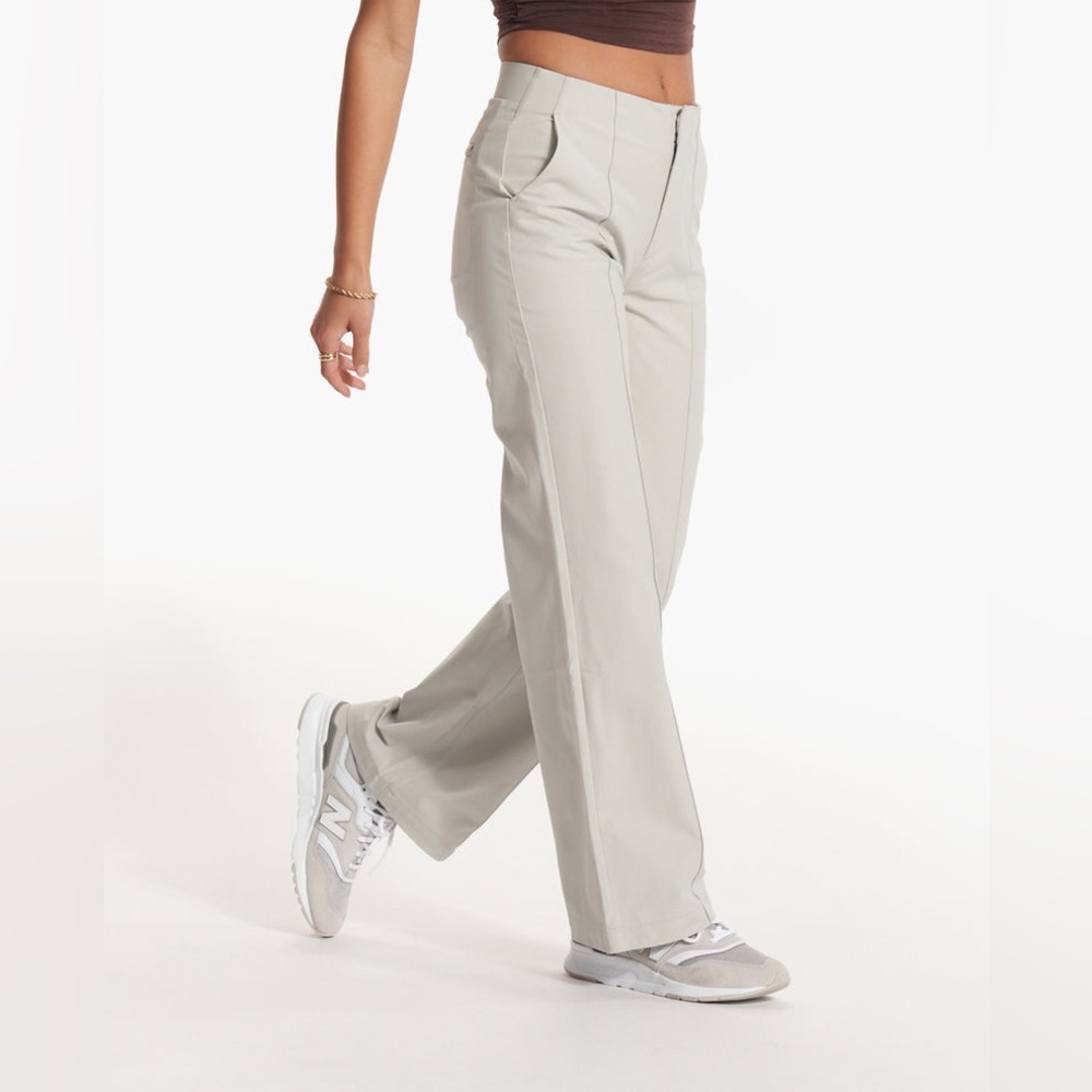 NWT Vuori Womens Meta Wideleg VersaLife™ Pant in Vapor - Picture 3 of 9